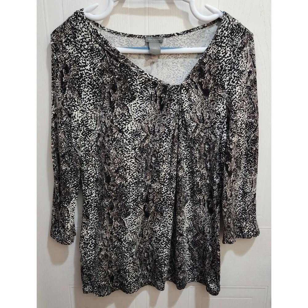 Ann Taylor Women's 3/4 Sleeve Asymmetrical V Neck Stretchy Blouse Top Size Large